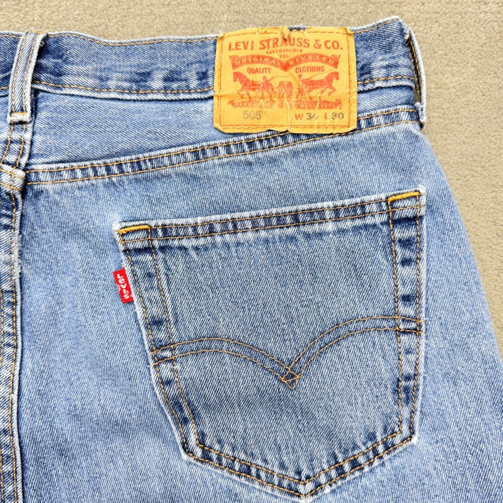 Levis 505 Regular Fit Straight Leg Jeans Mens 34x30 Medium Wash Blue Denim